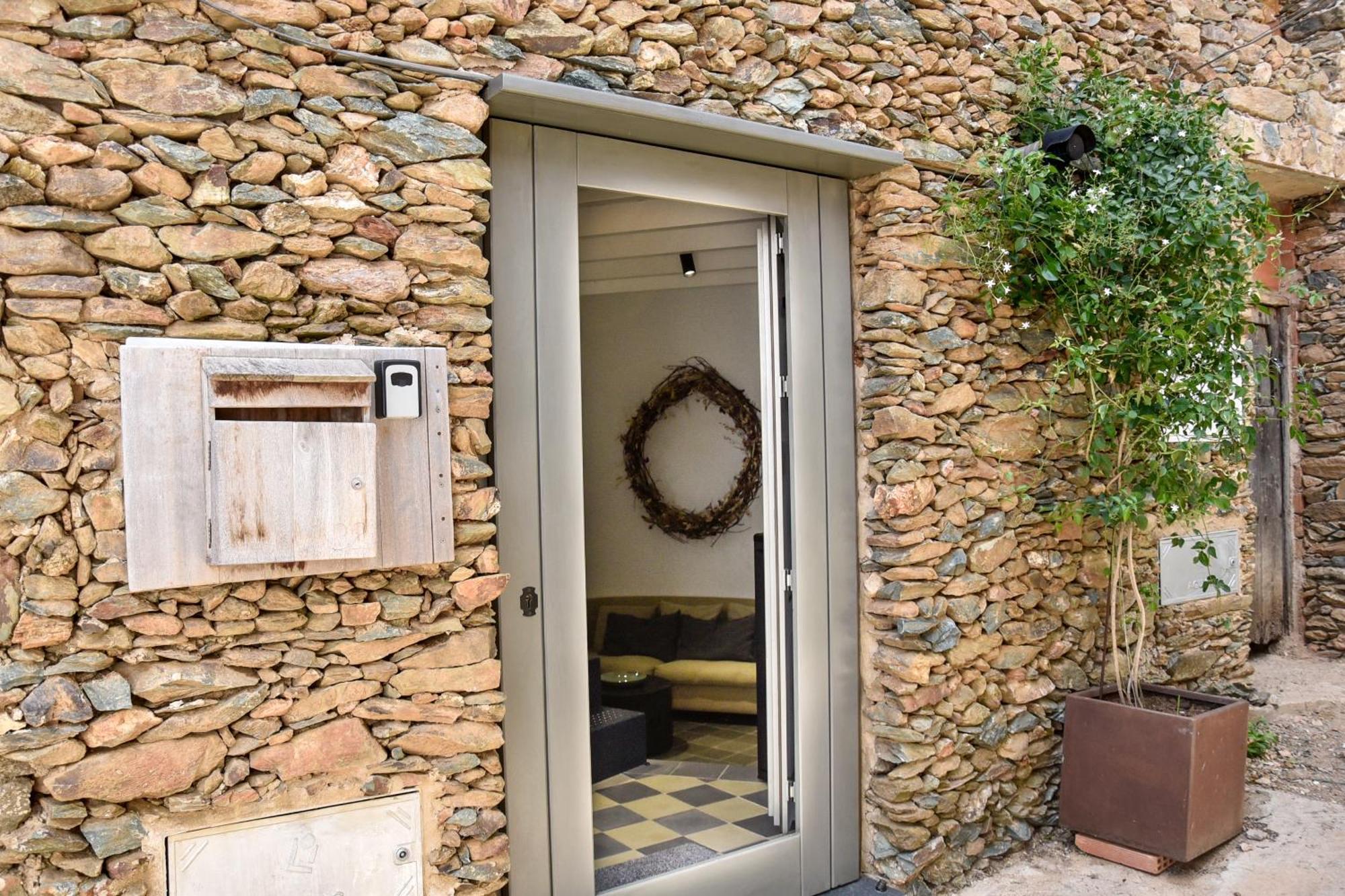 Villa Casa De Piedras By Sierra Viva Desing Cortelazor Esterno foto